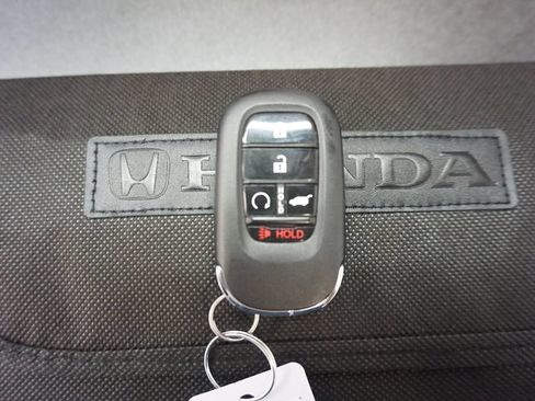 Used 2023 Honda Pilot Touring image 22