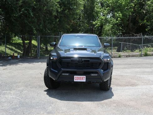 Used 2025 Toyota Tacoma TRD Sport AWD/4WD image 8