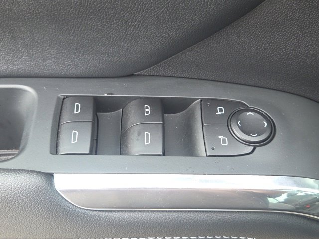 Used 2025 Chevrolet Traverse LT w/ Sun and Wheel Package FWD image 21
