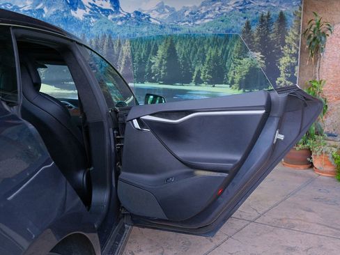 Used 2017 Tesla Model S 100D image 33