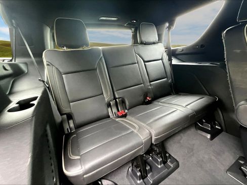 Used 2023 Chevrolet Tahoe Premier AWD/4WD image 17