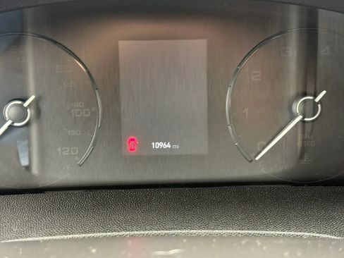 Used 2023 RAM ProMaster 2500 FWD image 12