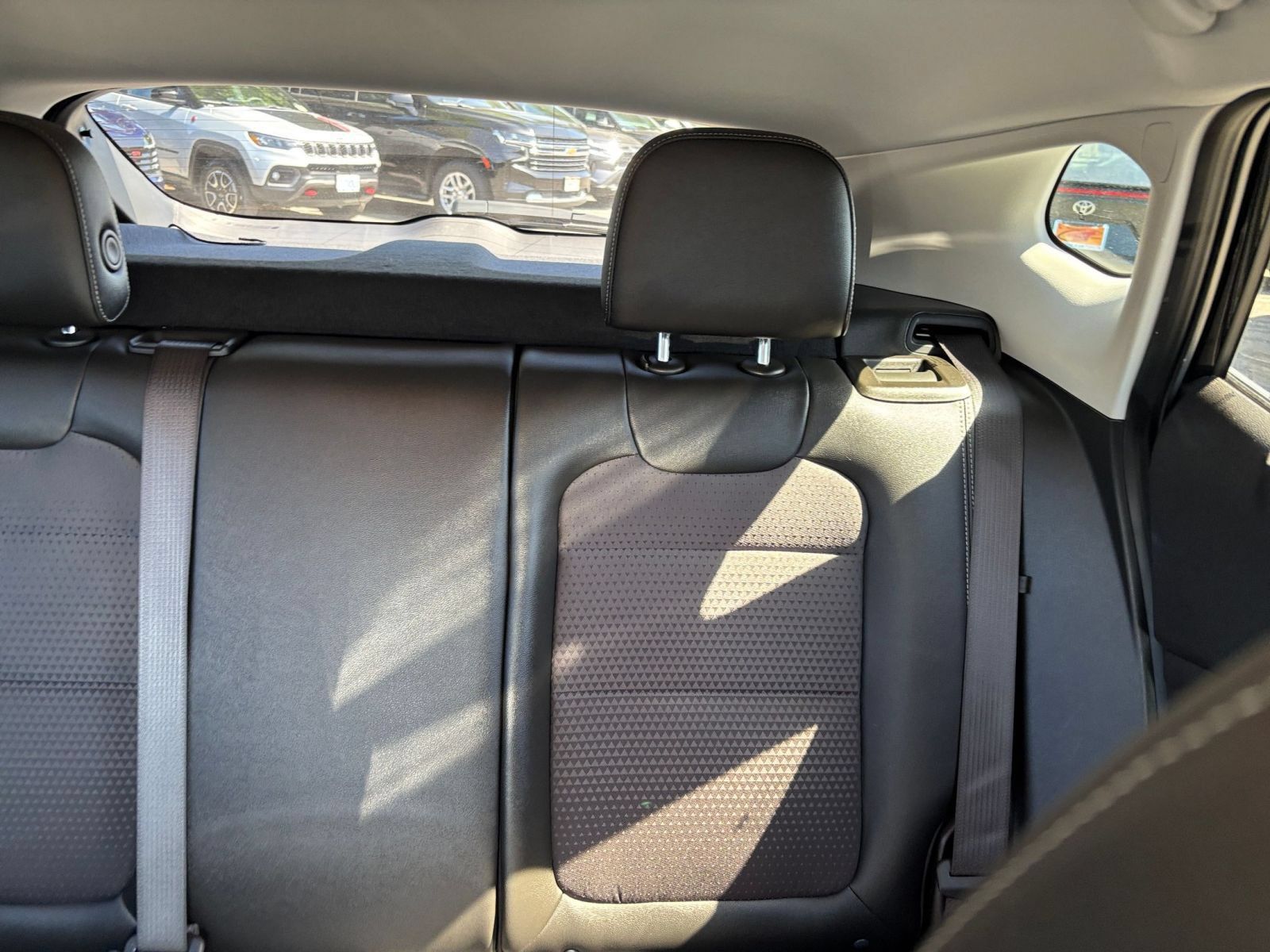 Used 2025 Chevrolet Trax LT FWD image 37