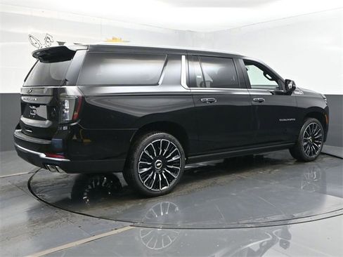 New 2026 Chevrolet Suburban High Country w/ LPO, Illumination Package image 29