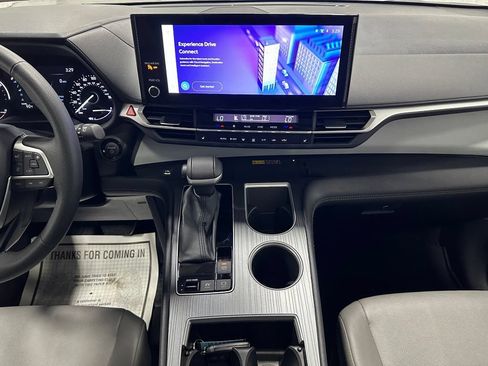 Used 2025 Toyota Sienna XLE w/ XLE Plus Package AWD/4WD image 25