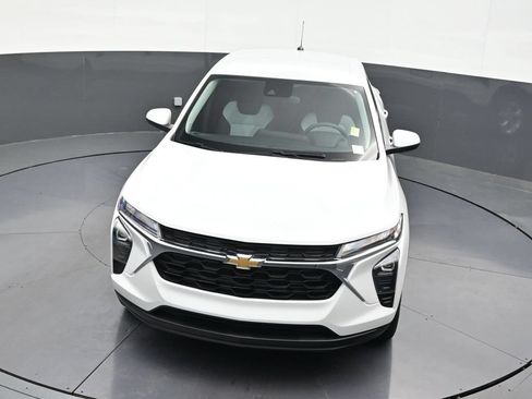 Used 2024 Chevrolet Trax LS w/ LS Convenience Package FWD image 39