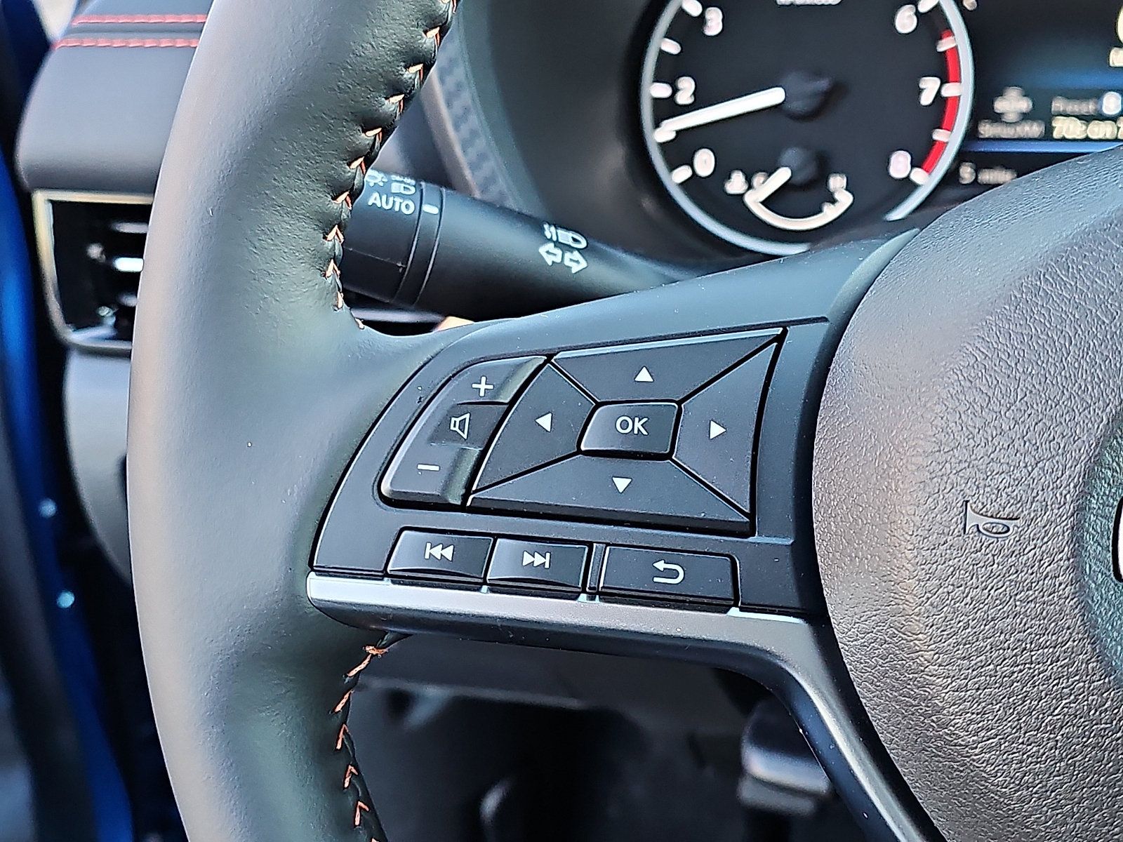Certified 2025 Nissan Sentra SR w/ SR Premium Package FWD image 23