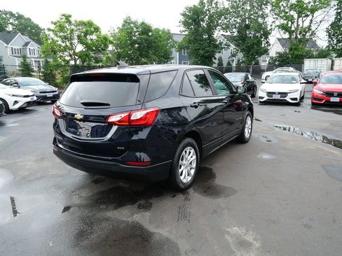 Used 2021 Chevrolet Equinox LS AWD/4WD image 6
