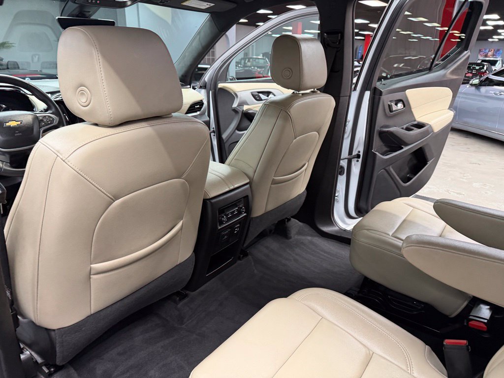 Used 2022 Chevrolet Traverse LT w/ LT Premium Package FWD image 37