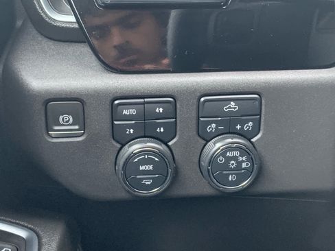 Used 2024 Chevrolet Silverado 1500 LT Trail Boss w/ Protection Package image 21