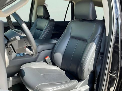 Used 2024 Ford Expedition Max XLT image 27