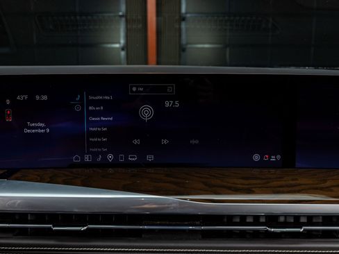 Used 2025 Cadillac Escalade ESV Sport Platinum image 25