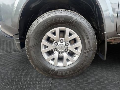 Used 2017 Toyota Tacoma SR5 w/ Tow Package AWD/4WD image 14