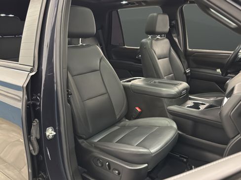 Used 2022 Chevrolet Tahoe Z71 w/ Luxury Package AWD/4WD image 25