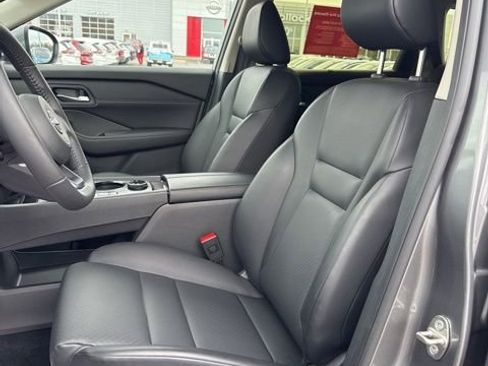 Certified 2024 Nissan Rogue SV w/ SV Premium Package AWD/4WD image 9