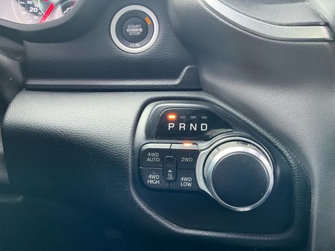 Used 2019 RAM 1500 Big Horn AWD/4WD image 17