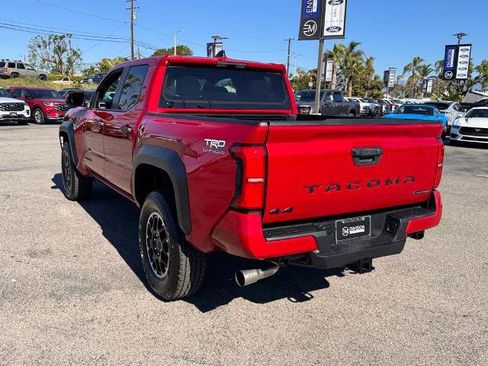 Used 2025 Toyota Tacoma TRD Off-Road AWD/4WD image 10