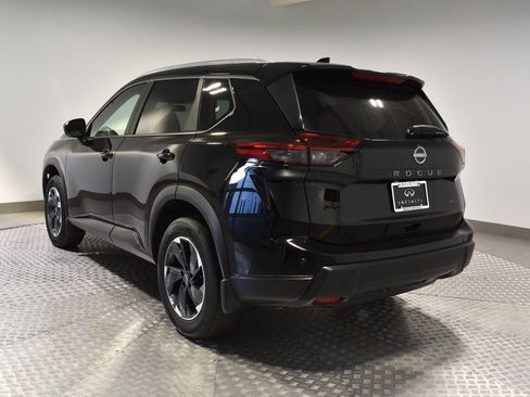 Used 2026 Nissan Rogue SV w/ SV Premium Package AWD/4WD image 9
