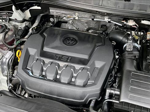 Used 2022 Volkswagen Tiguan SE R-Line image 31