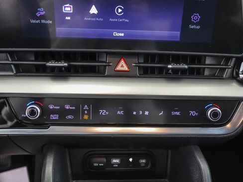 Used 2023 Kia Sportage EX image 19