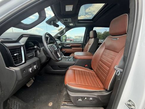 Used 2025 GMC Sierra 2500 Denali Ultimate AWD/4WD image 3