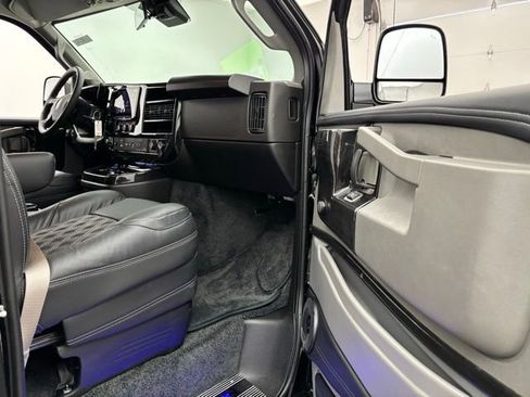 New 2026 GMC Savana 2500 w/ Driver Convenience Package RWD image 21
