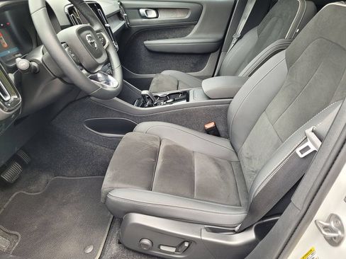 Used 2023 Volvo C40 P8 Recharge Plus AWD/4WD image 23
