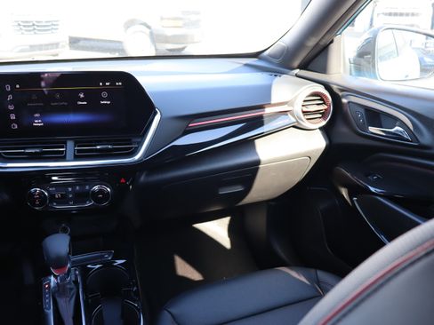 Used 2025 Chevrolet Trax RS w/ Driver Confidence Package FWD image 13