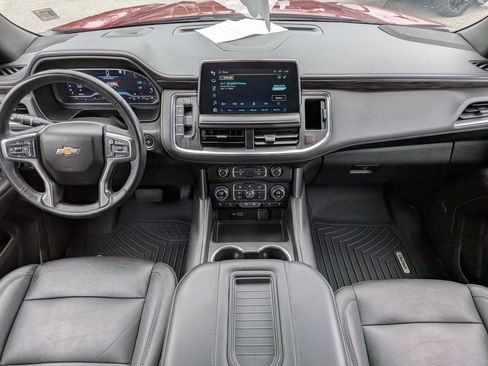 Certified 2022 Chevrolet Suburban LT w/ Luxury Package RWD image 14