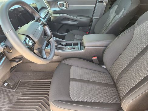 New 2026 Kia Sorento LX image 9