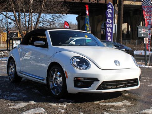 Used 2014 Volkswagen Beetle TDI image 37
