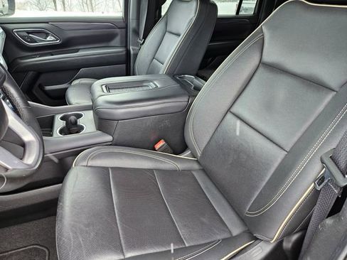 Used 2024 GMC Yukon XL SLT image 10