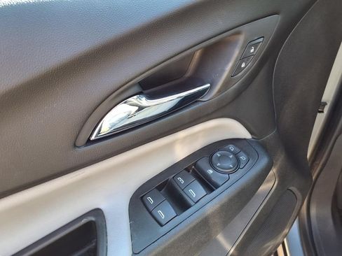 Used 2023 Chevrolet Equinox LT FWD image 24