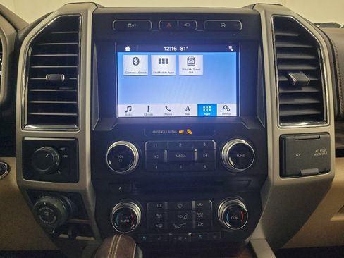 Used 2018 Ford F150 Lariat w/ Equipment Group 502A Luxury RWD image 25