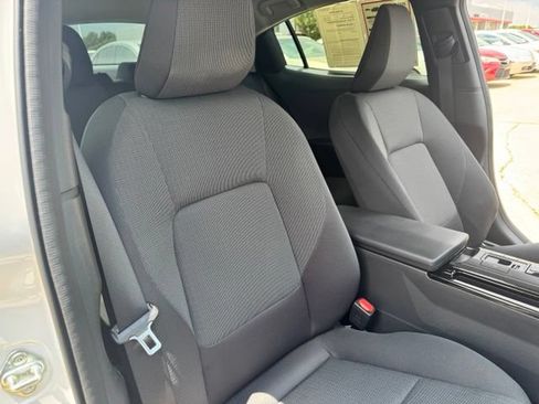 Used 2026 Toyota Prius LE FWD image 20