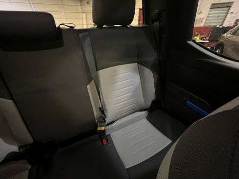 Used 2025 Toyota Tacoma TRD Off-Road image 38