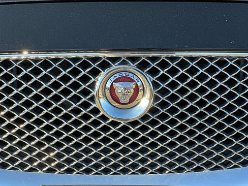 Used 2015 Jaguar XJ L Portfolio image 48