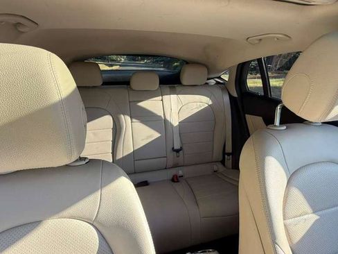 Used 2017 Mercedes-Benz GLC 300 4MATIC Coupe image 9