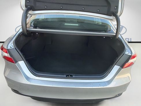 Used 2020 Toyota Camry LE FWD image 23