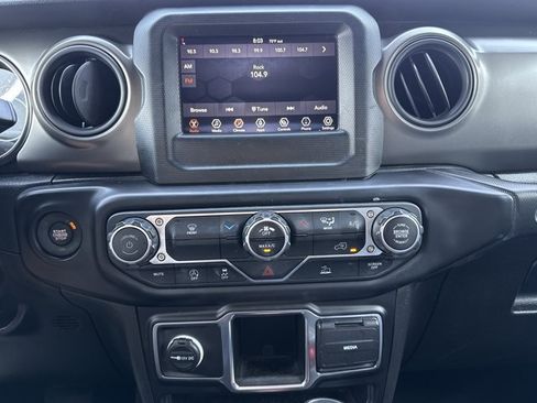 Used 2023 Jeep Wrangler Unlimited Sport AWD/4WD image 15