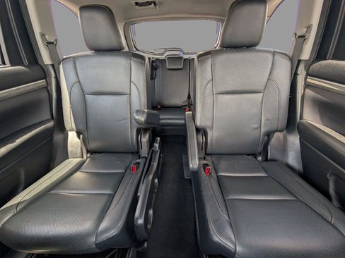 Used 2017 Toyota Highlander Limited AWD/4WD image 24