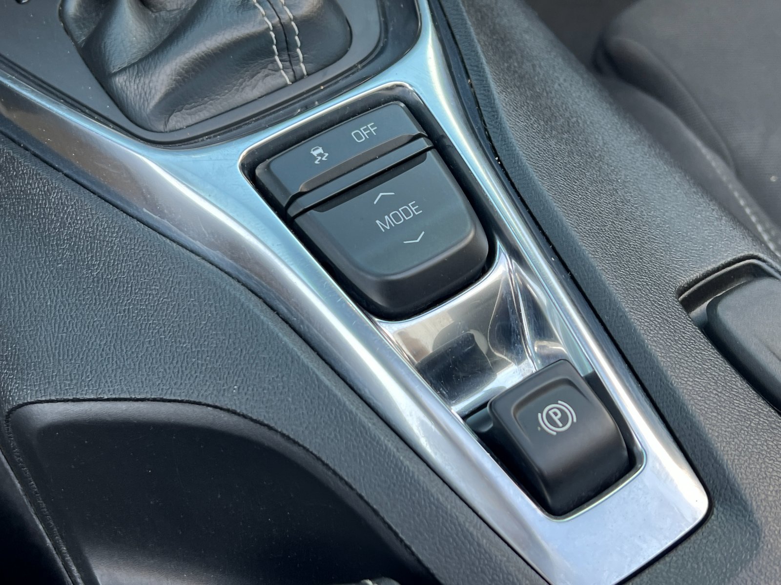Used 2023 Chevrolet Camaro LT RWD image 27