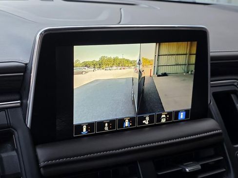 Used 2023 GMC Yukon SLT w/ SLT Luxury Package RWD image 20