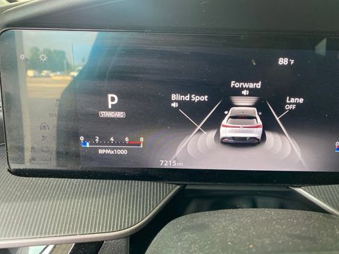 Used 2025 Nissan Murano SV AWD/4WD image 2