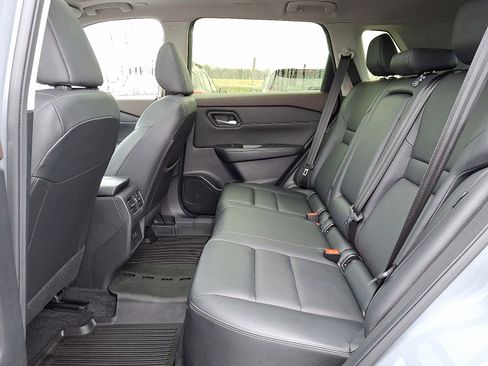 Certified 2023 Nissan Rogue SL image 9