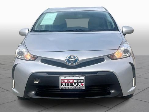 Used 2017 Toyota Prius V Four image 3