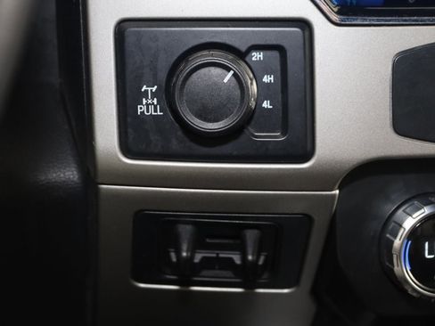 Used 2022 Ford F250 Lariat w/ Chrome Package image 31