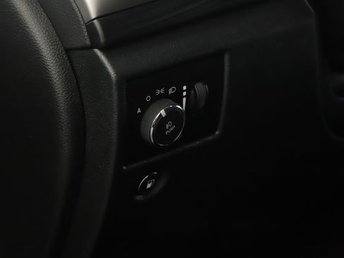 Used 2019 Jeep Grand Cherokee Laredo AWD/4WD image 7