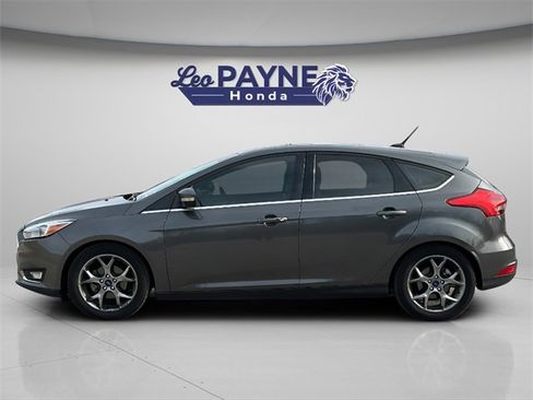 Used 2015 Ford Focus Titanium image 3