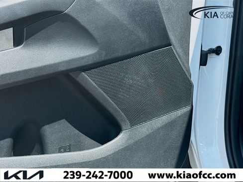 Used 2022 Kia Sorento S image 22